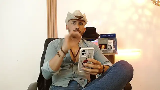 Reiko_85_'s cam snapshot