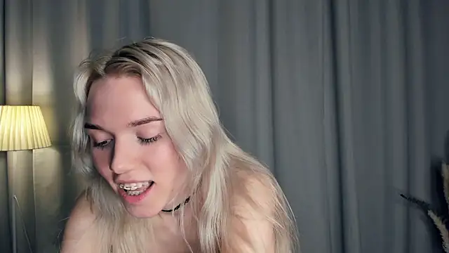 DianeHonnette's cam snapshot