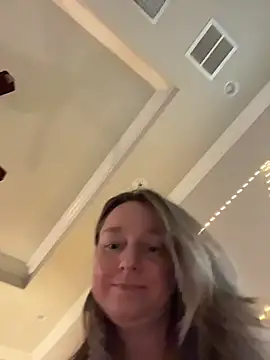 Vivian_MayXxX live sex cam