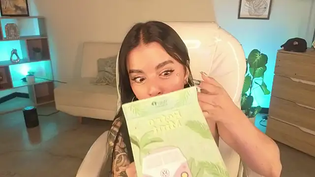 Nicole_Foxx_'s cam snapshot