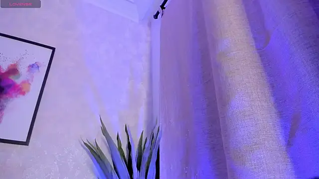 Keira_Corleone's cam snapshot