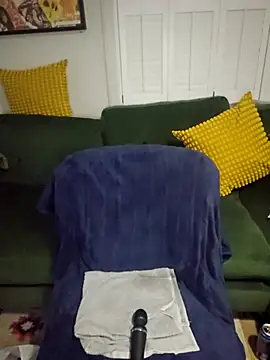 LovelyLucinda's cam snapshot