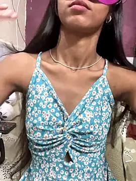 Desire_Zoya's cam snapshot