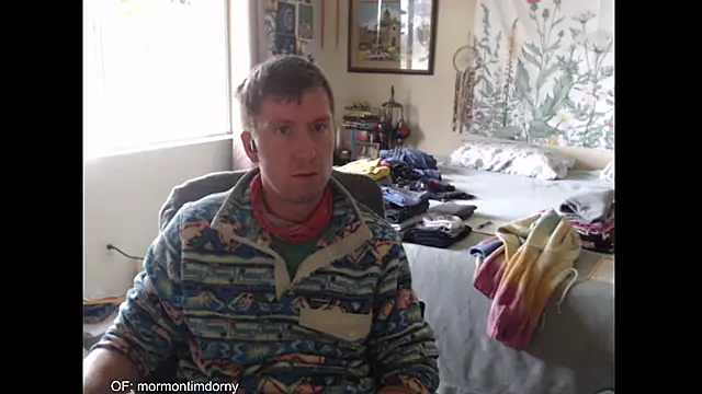 MormonPineapples live sex cam