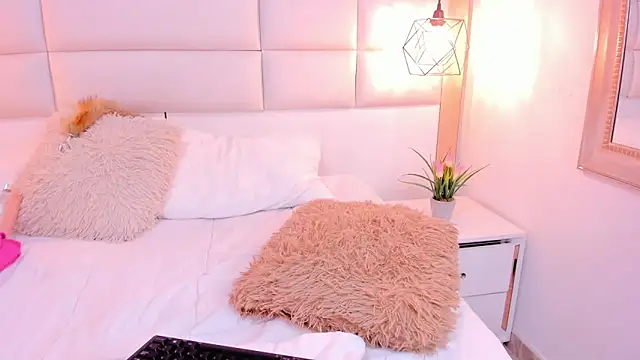 Megane_whitte's cam snapshot