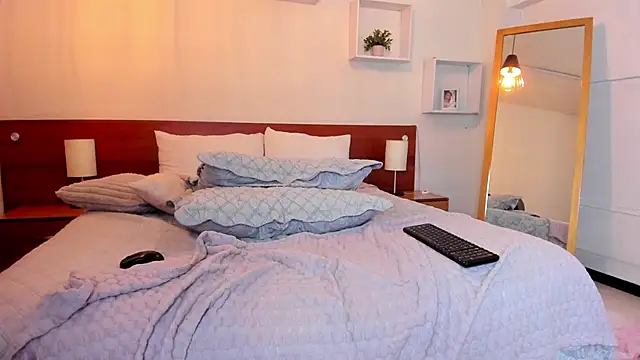 Cat__Moon__'s cam snapshot