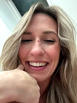 lola_tentatiion live sex cam