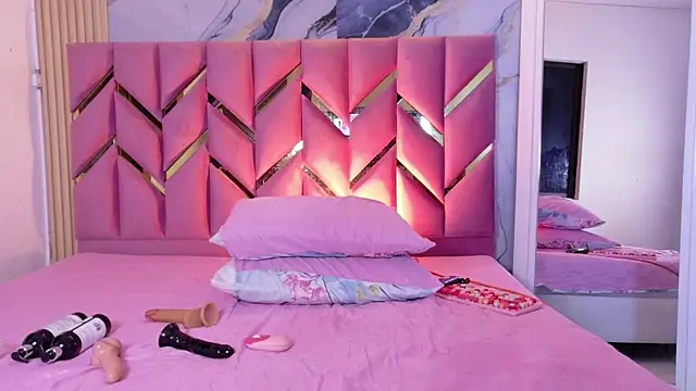 cutepetitee's cam snapshot