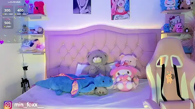 Mia_foxx_'s cam snapshot