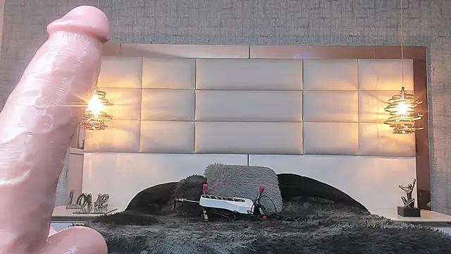 Nohemi_louse's cam snapshot