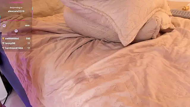 Naomy_gyal's cam snapshot