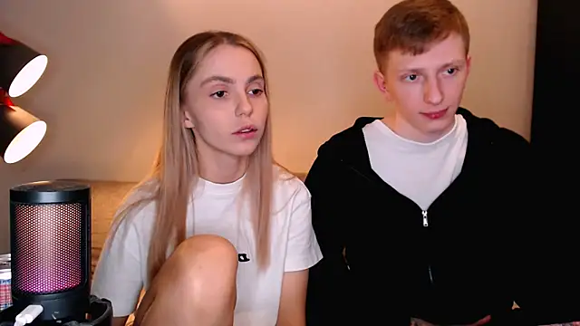 juliaanddima's cam snapshot