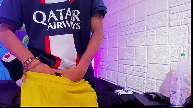 Ashley_James's cam snapshot