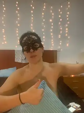 massagistahotbrunette's cam snapshot