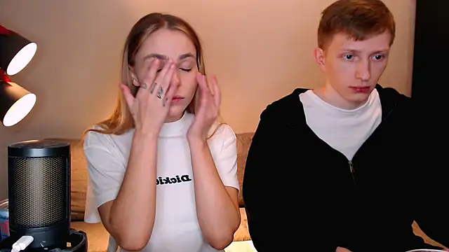 juliaanddima's cam snapshot