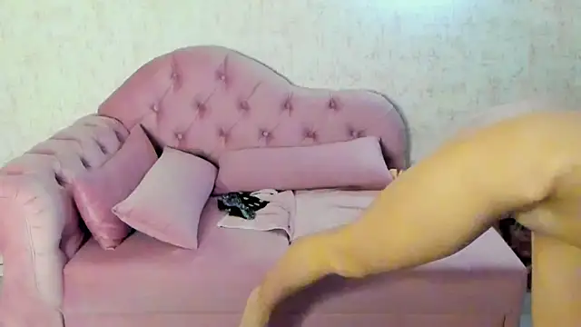 CarlaPosh's cam snapshot