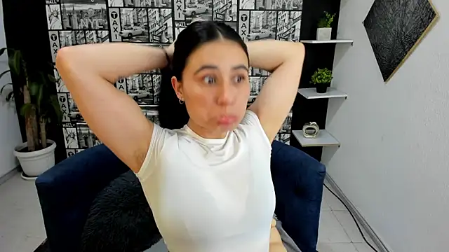 ChloeTurner_'s cam snapshot