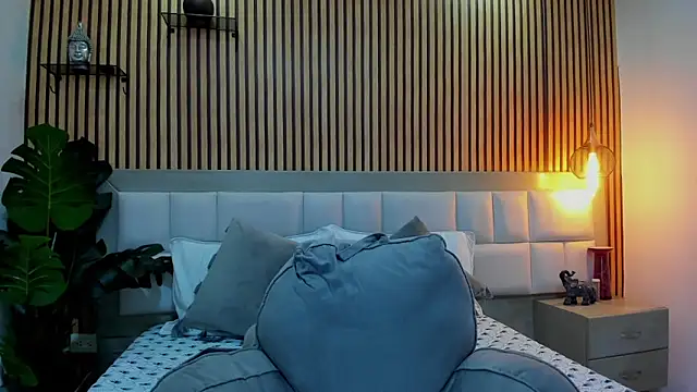 KattyBonnie's cam snapshot