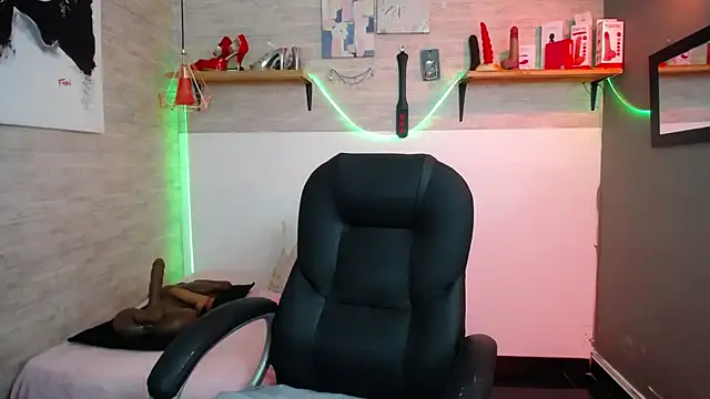 MaturePure's cam snapshot