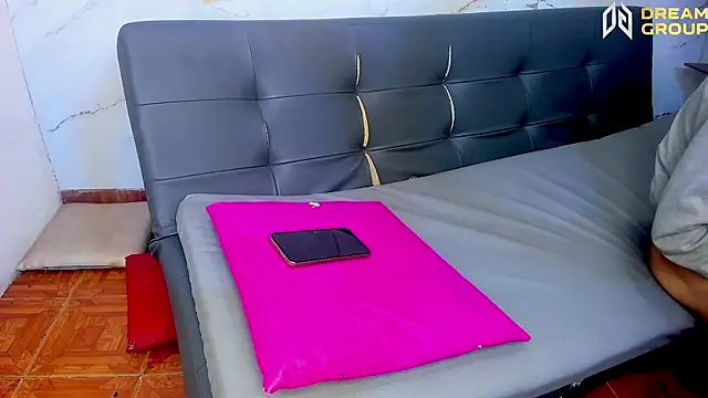 SlimLoves's cam snapshot