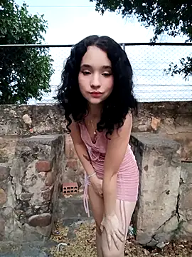 sweet_outdoor_charm live sex cam