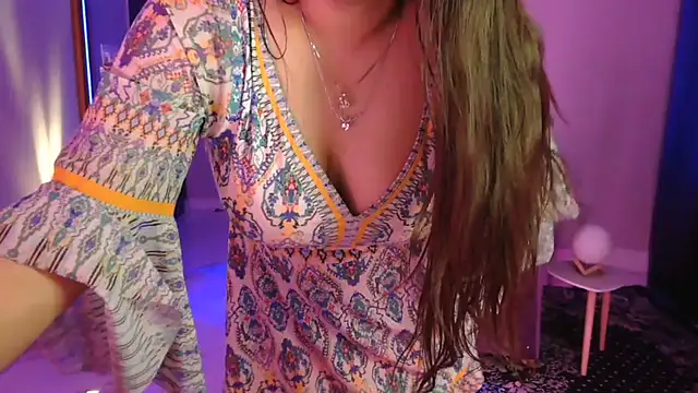 Mitikaa live sex cam