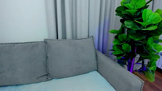 sexyangeloux's cam snapshot