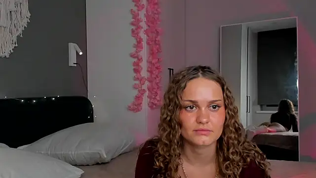 Caroline_Smitt's cam snapshot