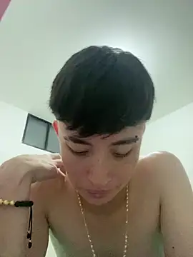 nico_18x live sex cam