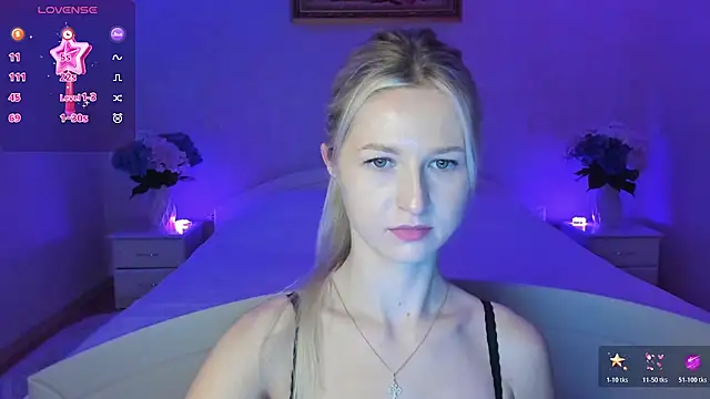 Julie_Blaze's cam snapshot