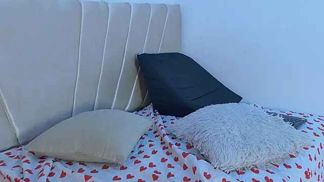 elines_'s cam snapshot