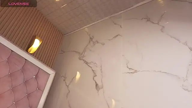 Victoria_b_'s cam snapshot