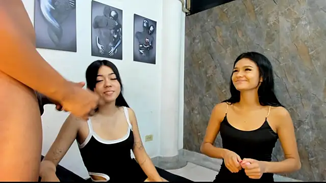 blueroom_party's cam snapshot