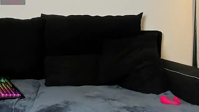 laurasommer live sex cam