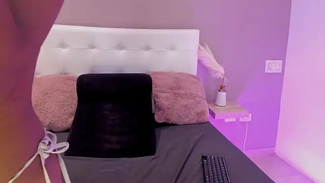 AlayshaJohnson's cam snapshot