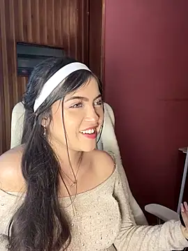 KyliePinkk_'s cam snapshot