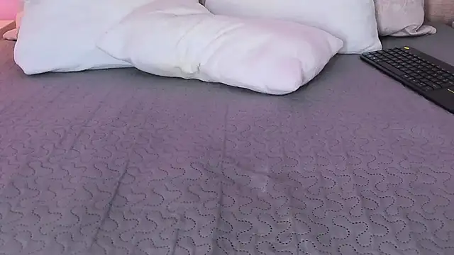 EmaRae1499's cam snapshot