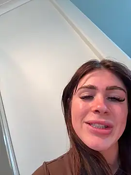 aus_queen's cam snapshot