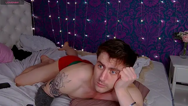 Oscar_Miller_'s cam snapshot