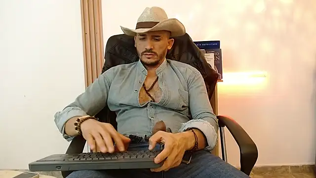 Reiko_85_'s cam snapshot