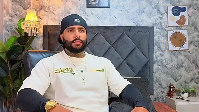 Apolo_rousse1's cam snapshot