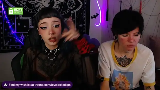 lovelockedlips's cam snapshot