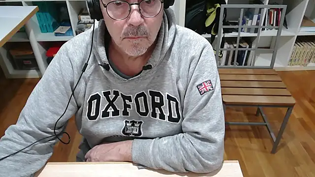 pakomen_44's cam snapshot