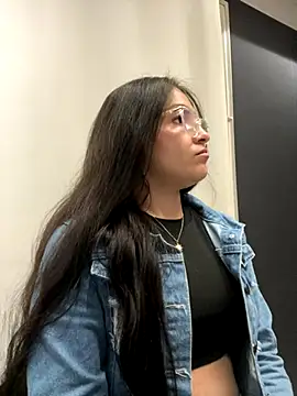 Alyha_Cortes's cam snapshot