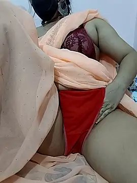 SpicyQueenX69 live sex cam