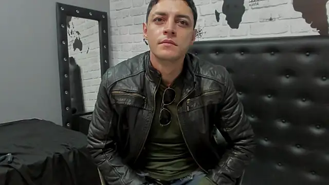 Frank_Millers live sex cam