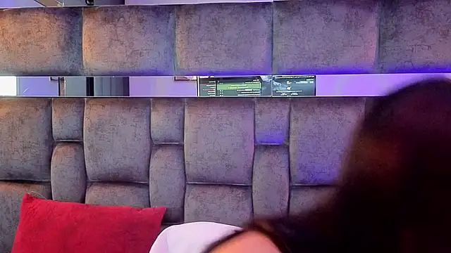 IssaJones_'s cam snapshot