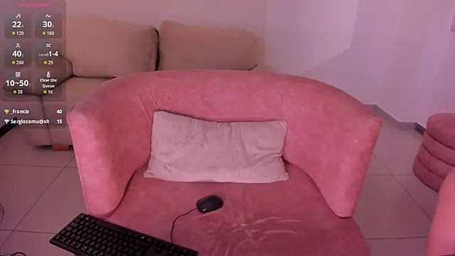 LucyWeiss_'s cam snapshot