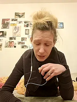 Polonski88_Official's cam snapshot