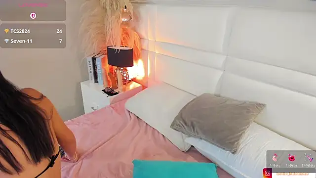 Viollet_xoxo's cam snapshot